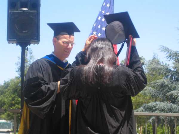 Grad 037.jpg 6/18/2006 5:58:22 PM